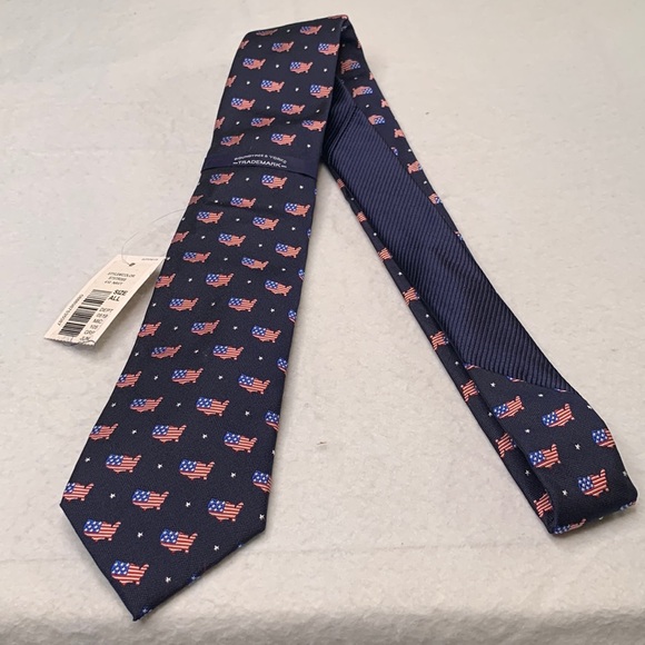 Roundtree & Yorke Other - 3414 ROUNDTREE & YORKE NWT BLUE RED WHITE USA SILK TIE